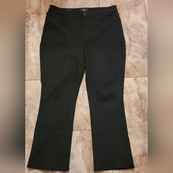 NEW NYDJ Slim Bootcut Black Rinse Stretch Jeans Womens Size14 - Picture 2 of 9